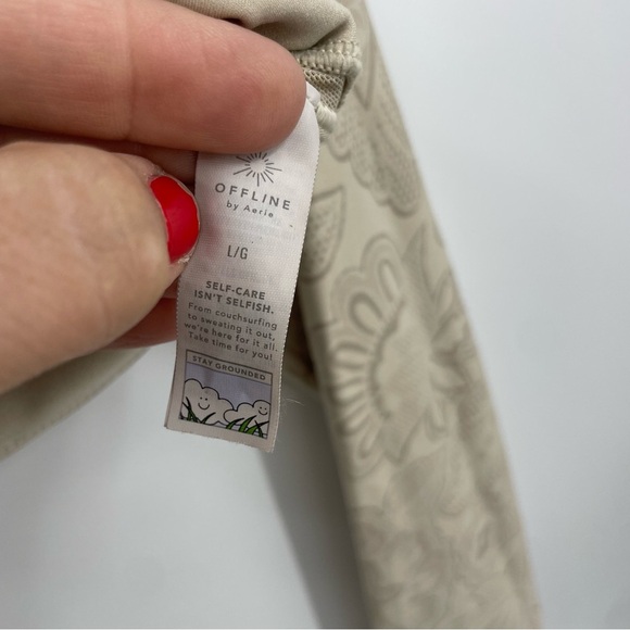 Offline by Aerie Beige Floral Real Me Cropped Top Long Sleeve Stretchy L - Picture 3 of 7